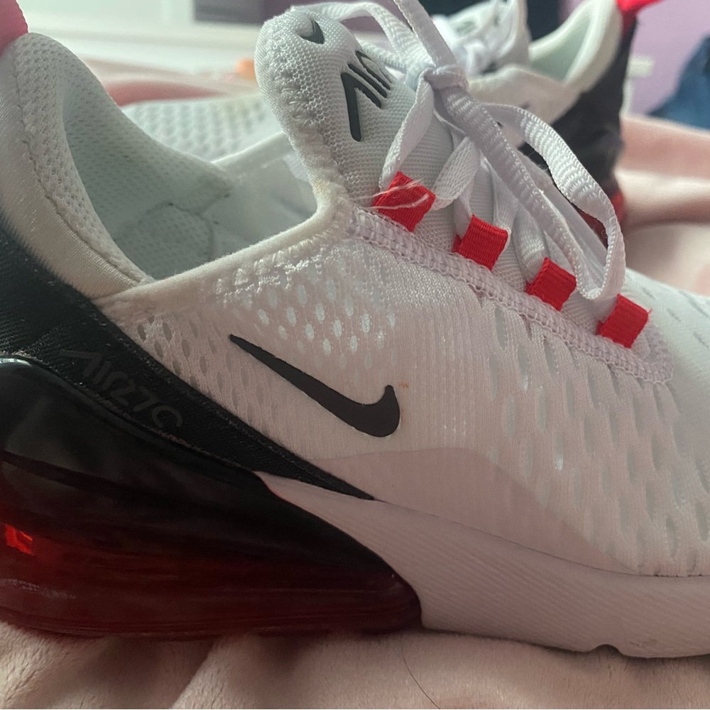 NIKE AIR MAX 270 (S4)